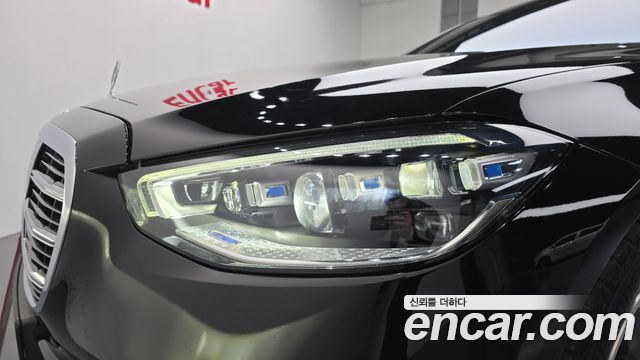 Mercedes-Benz S-Class 2022 — photo 8