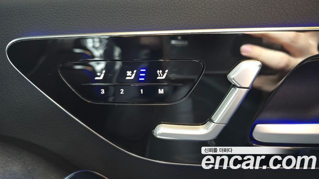 Mercedes-Benz S-Class 2022 — photo 32