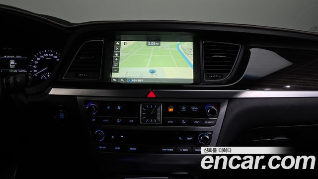 Genesis G80 2017 — photo 14
