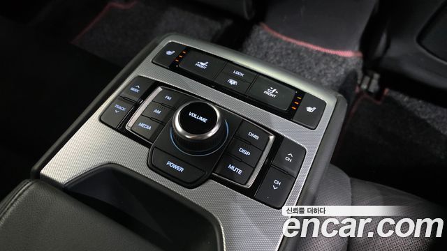 Genesis G80 2017 — photo 19