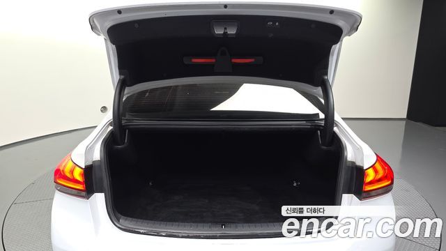 Genesis G80 2017 — photo 20