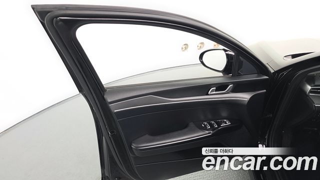 Kia K5 2023 — photo 14