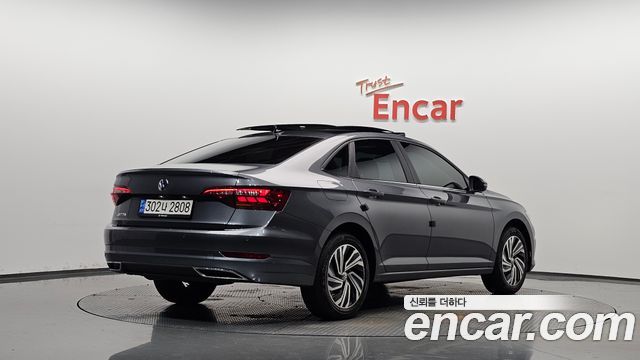 Volkswagen Jetta 2021 — photo 2