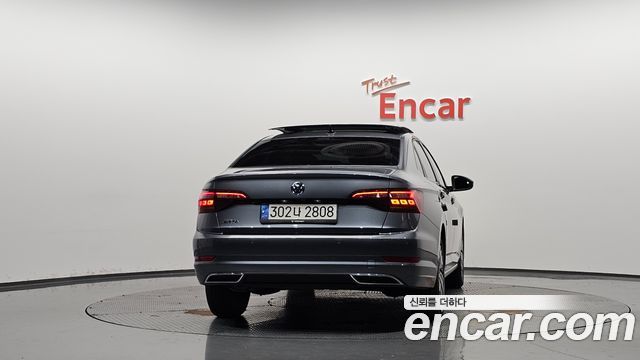 Volkswagen Jetta 2021 — photo 4
