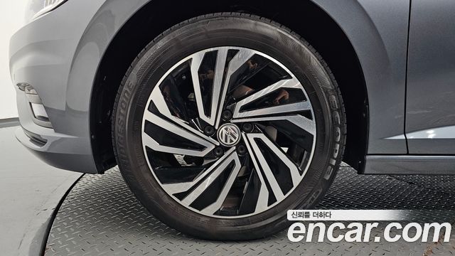 Volkswagen Jetta 2021 — photo 5