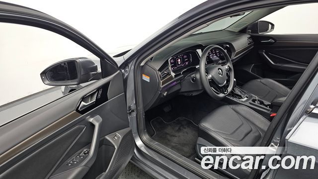 Volkswagen Jetta 2021 — photo 10