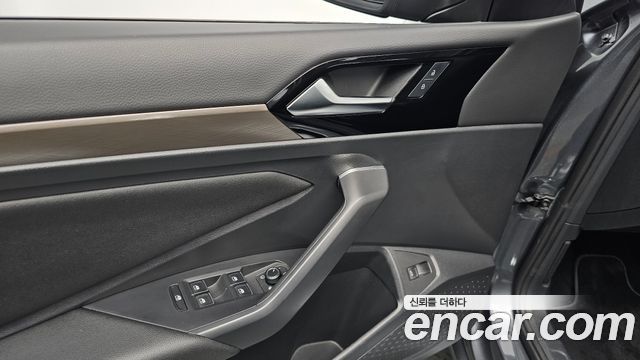 Volkswagen Jetta 2021 — photo 16