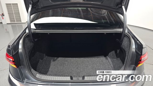 Volkswagen Jetta 2021 — photo 20