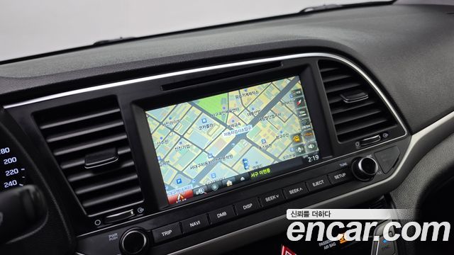 Hyundai AVANTE 2017 — photo 13