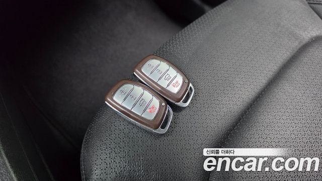 Hyundai AVANTE 2017 — photo 16