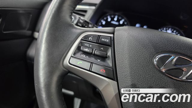 Hyundai AVANTE 2017 — photo 17