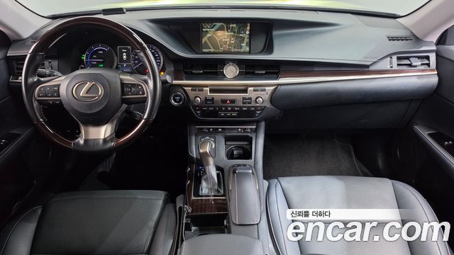 Lexus ES 2017 — photo 7