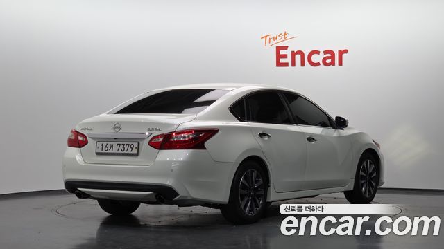 Nissan Altima 2017 — photo 2