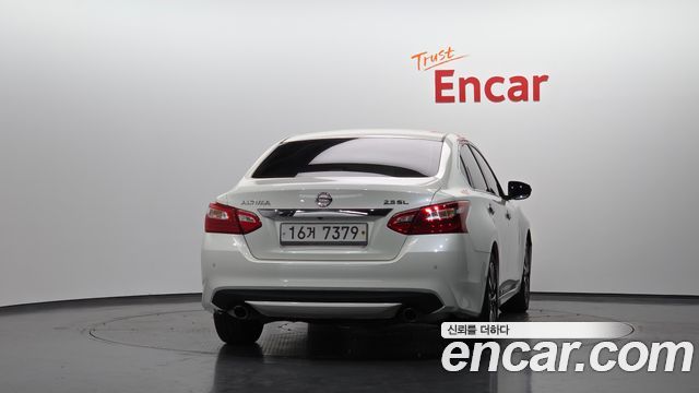 Nissan Altima 2017 — photo 4