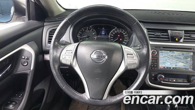 Nissan Altima 2017 — photo 13