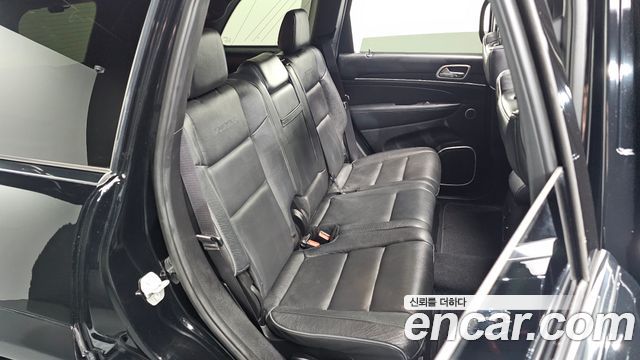 Jeep Cherokee 2019 — photo 17