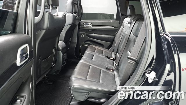 Jeep Cherokee 2019 — photo 18
