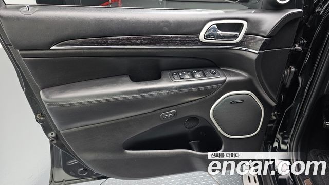 Jeep Cherokee 2019 — photo 14