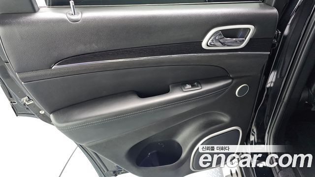 Jeep Cherokee 2019 — photo 15