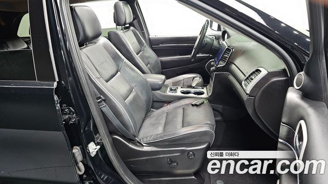 Jeep Cherokee 2019 — photo 16