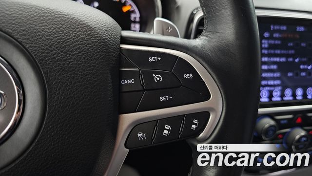 Jeep Cherokee 2019 — photo 32