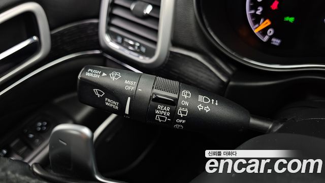 Jeep Cherokee 2019 — photo 34
