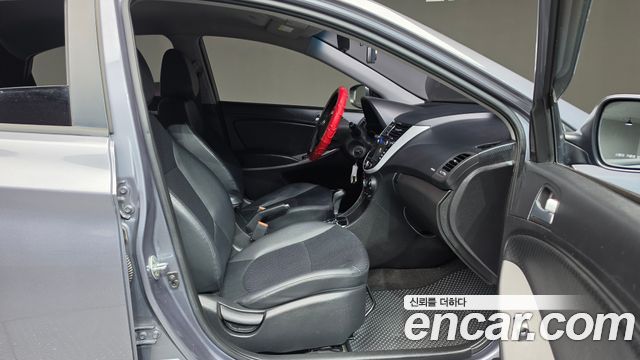 Hyundai Accent 2015 — photo 10