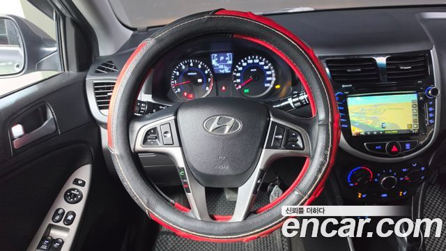 Hyundai Accent 2015 — photo 13