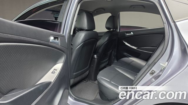 Hyundai Accent 2015 — photo 17