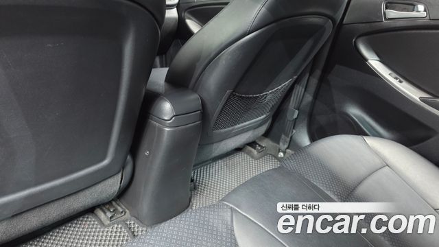 Hyundai Accent 2015 — photo 18