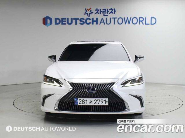 Lexus ES 2019 — photo 3