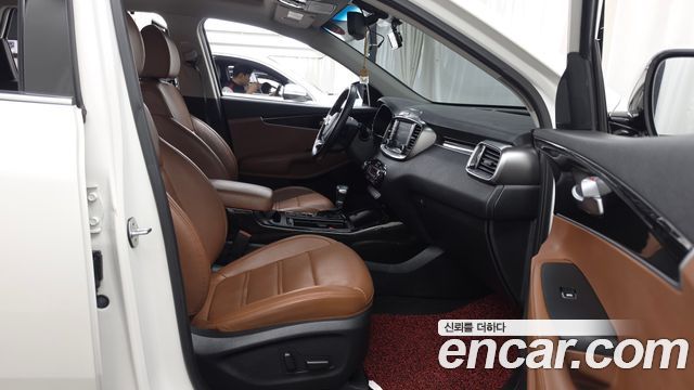 Kia Sorento 2018 — photo 11