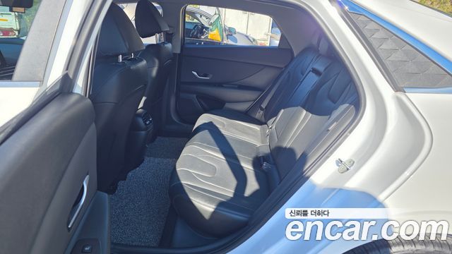Hyundai AVANTE 2024 — photo 11