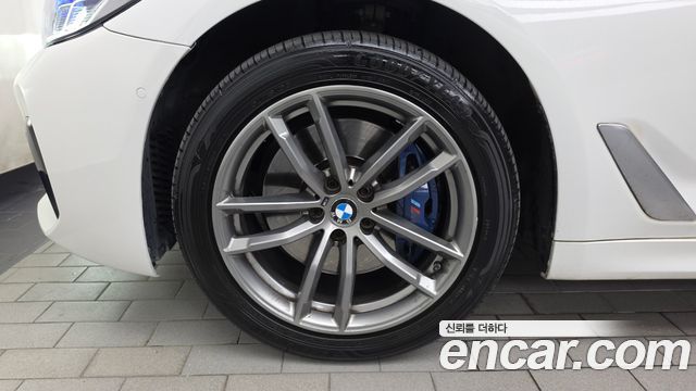 BMW 5-Series 2018 — photo 5