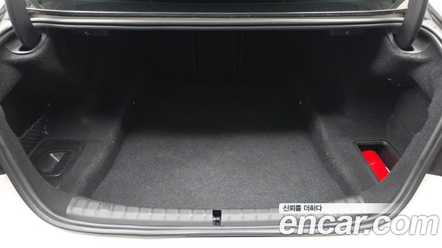 BMW 5-Series 2018 — photo 20