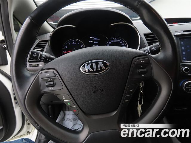 Kia K3 2013 — photo 8