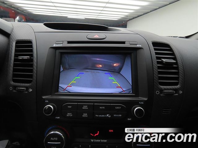Kia K3 2013 — photo 15