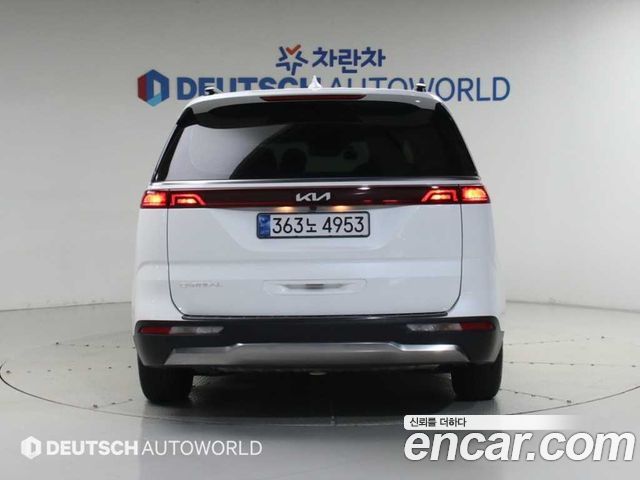 Kia Canival 2023 — photo 4