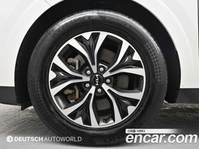 Kia Canival 2023 — photo 5