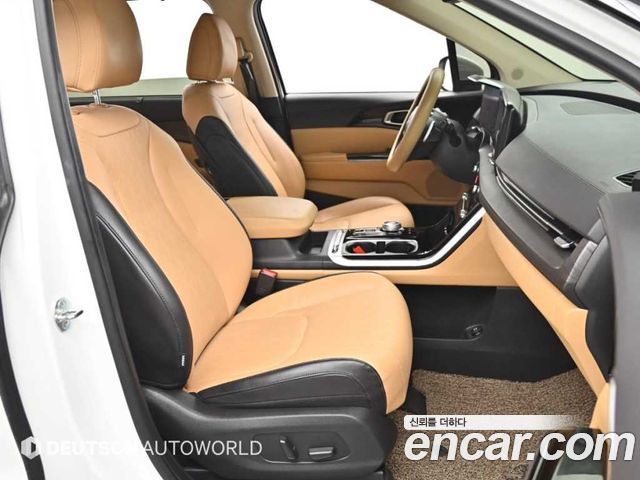 Kia Canival 2023 — photo 10