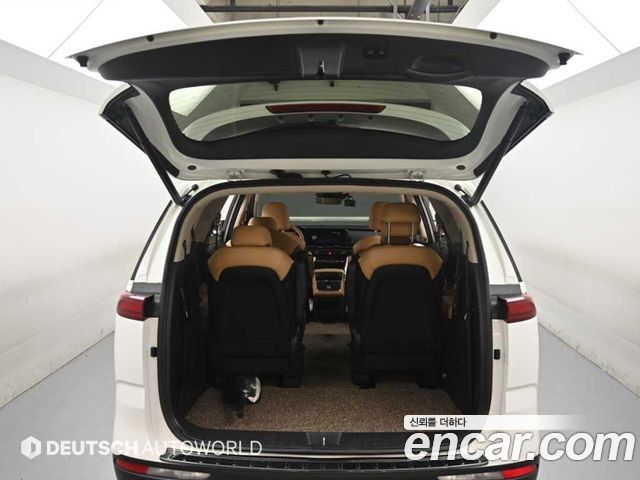 Kia Canival 2023 — photo 19