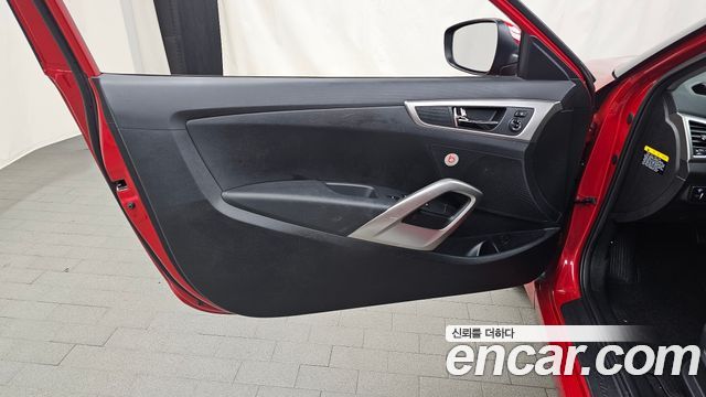Hyundai Veloster 2017 — photo 25