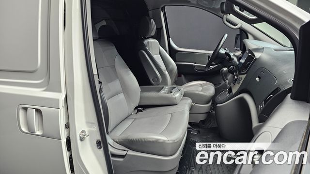 Hyundai Starex 2020 — photo 12
