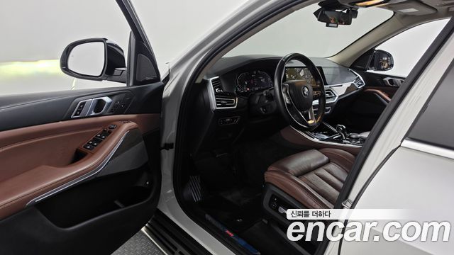 BMW X5 2021 — photo 10