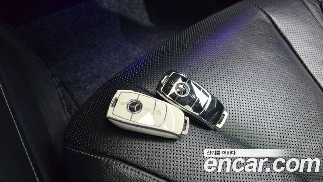 Mercedes-Benz S-Class 2020 — photo 21