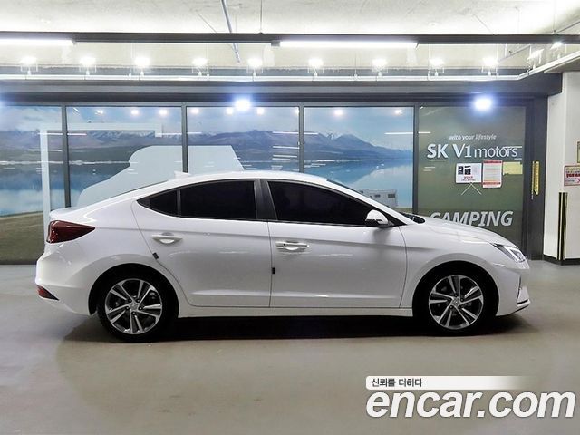 Hyundai AVANTE 2019 — photo 3
