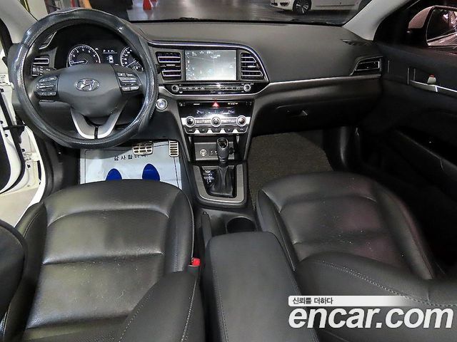Hyundai AVANTE 2019 — photo 10