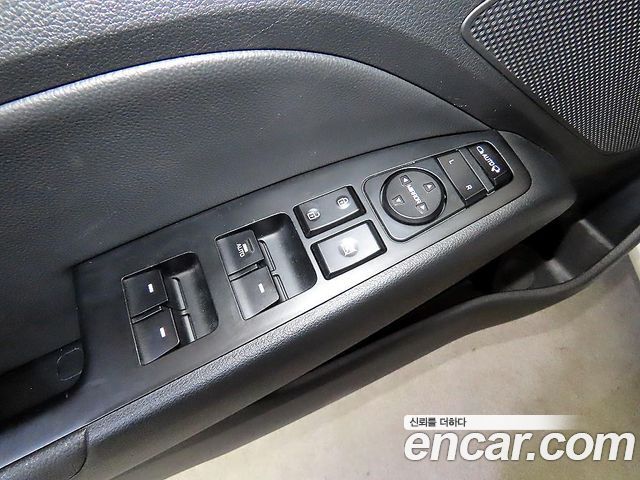 Hyundai AVANTE 2019 — photo 13