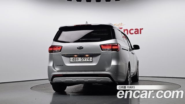 Kia Canival 2018 — photo 4