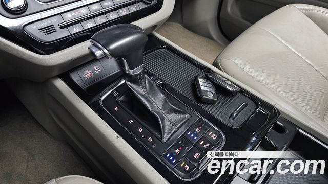 Kia Canival 2018 — photo 12